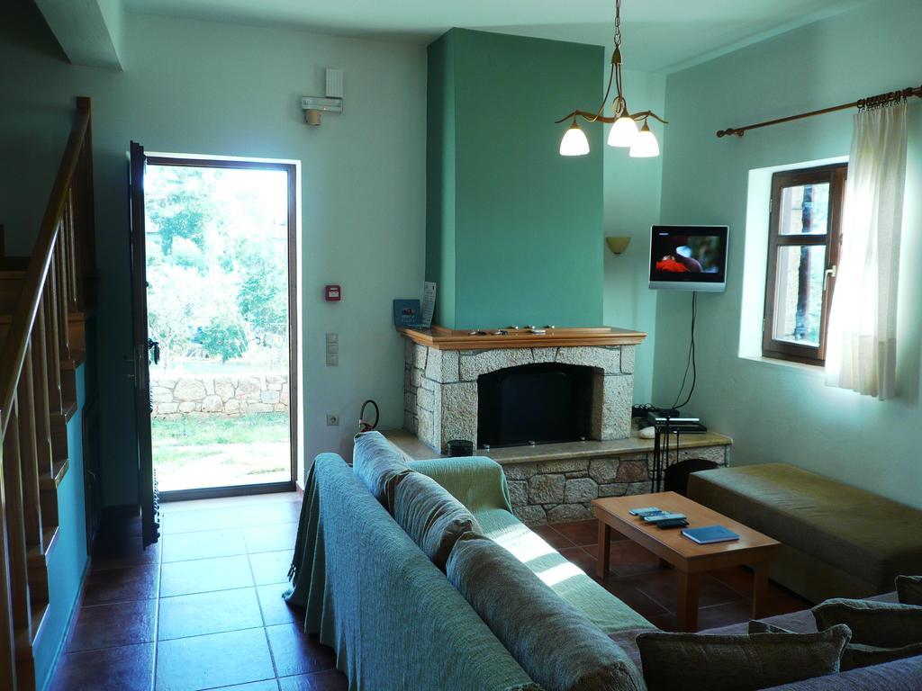 Maison Viros Kardhamili Kamer foto